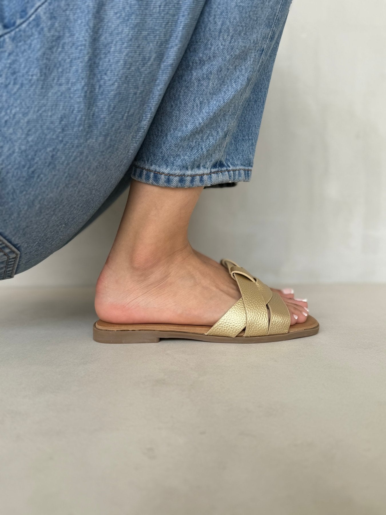 Sandalias Beige 14021 Doble Correa con Hebillas Casual de mujer Zoé Brand Costa Rica