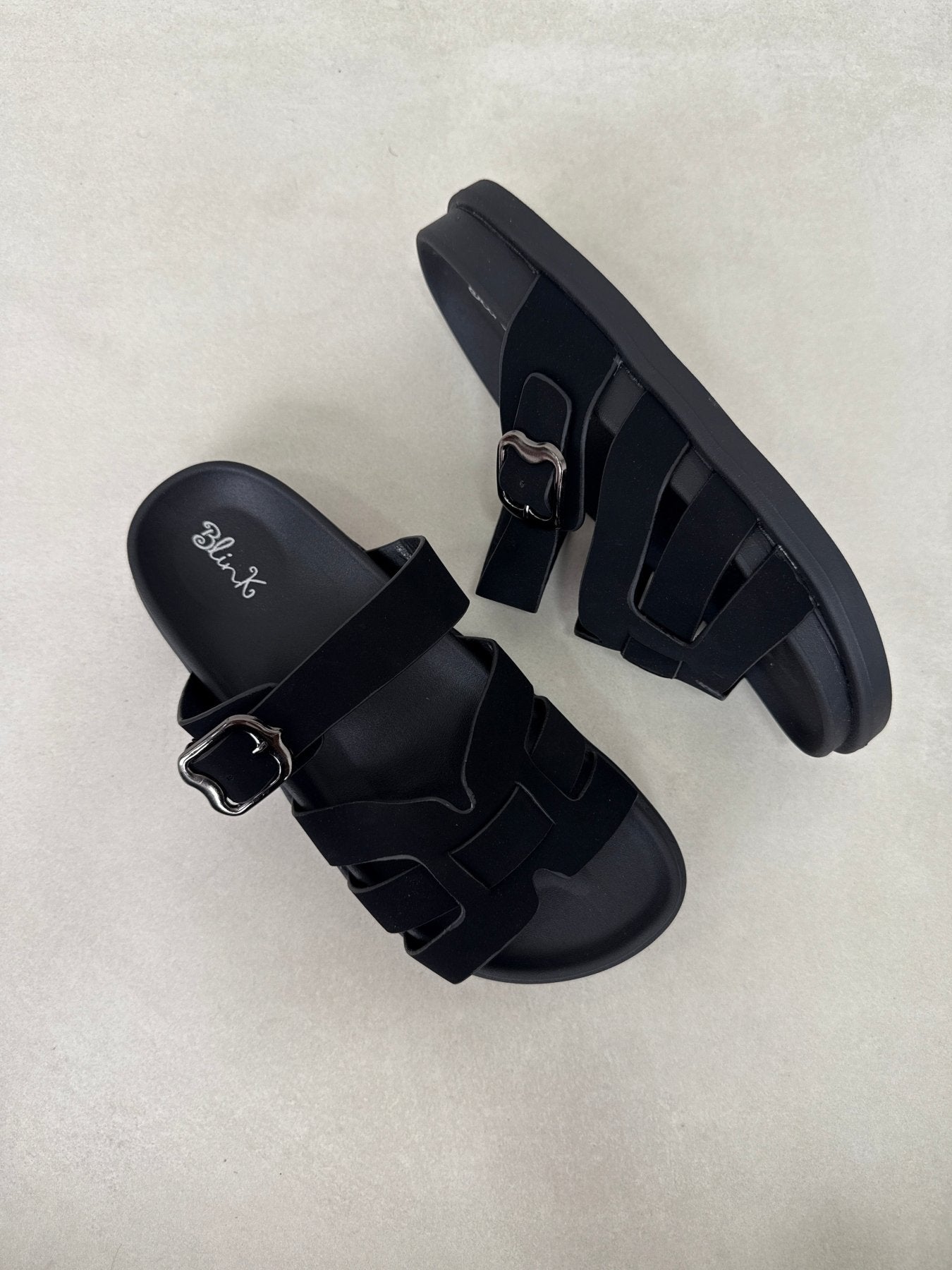 Sandalias Negro 14480 Correa Ajustable Hebilla Slip On Casual de mujer Zoé Brand Costa Rica