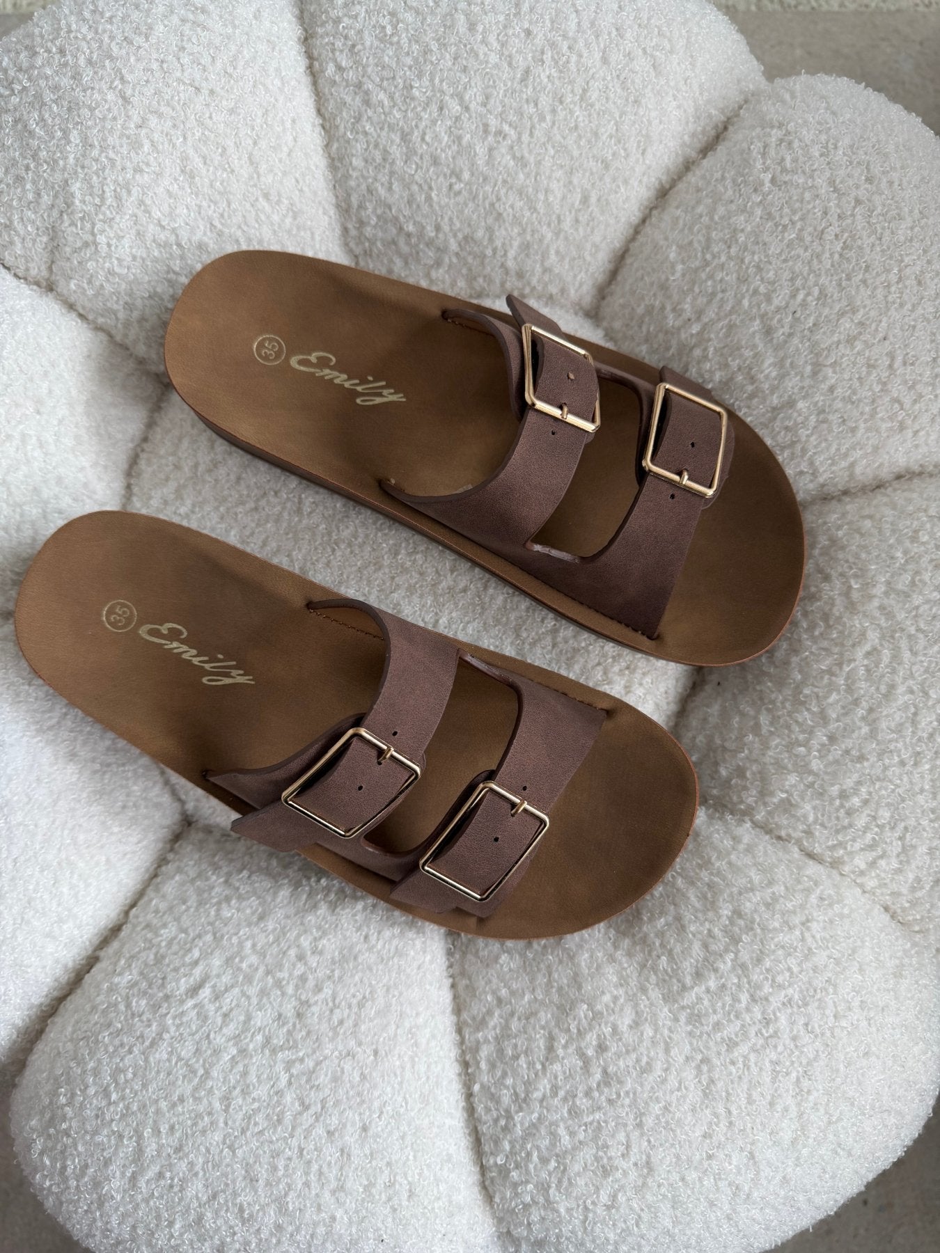 Sandalias Café Plataforma Flat 14800 Doble Correa Hebillas Casual de mujer Zoé Brand Costa Rica