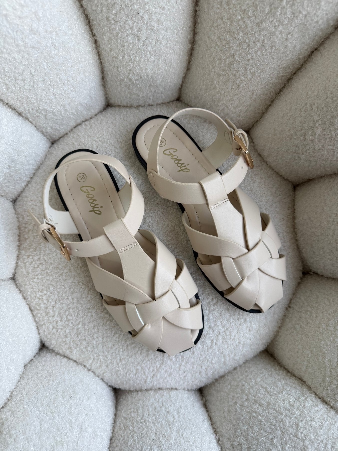 Sandalias Beige 14981 Slingback con Hebilla Flats Casual de mujer Zoé Brand Costa Rica