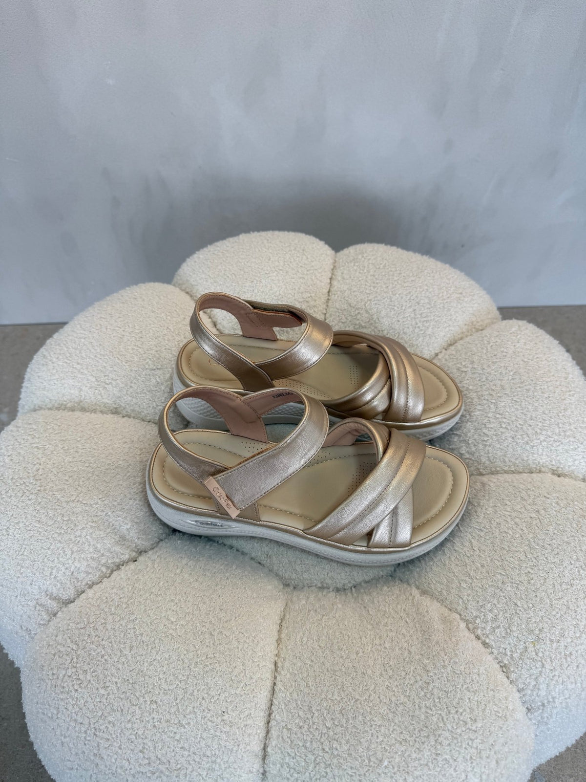 15105 Sandalias Gold - ZOÉ BRAND