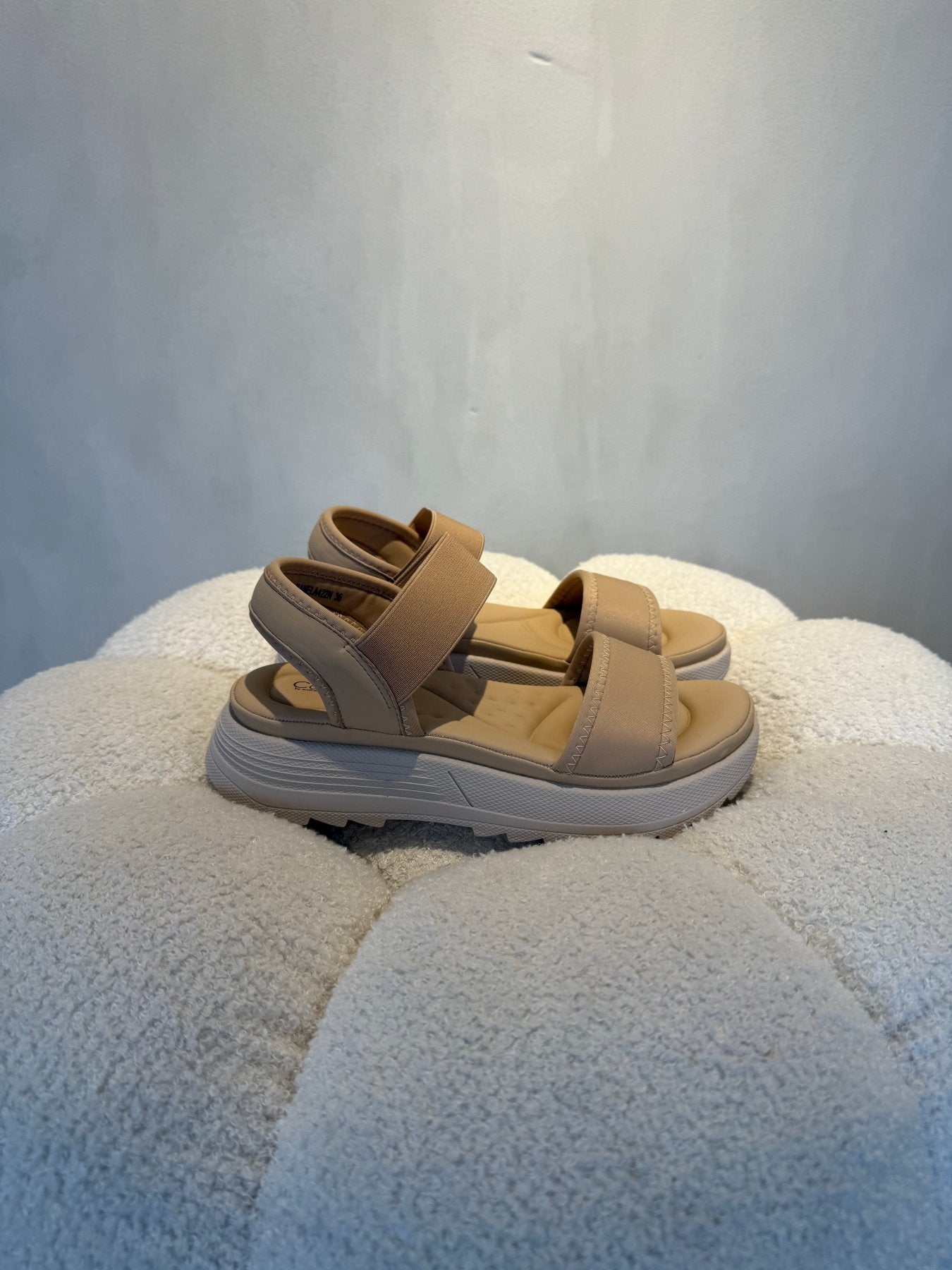 15118 Sandalias Beige - ZOÉ BRAND 2026 beige chancletas