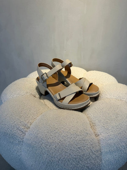 15122 Sandalias Beige - ZOÉ BRAND 2026 beige clásico