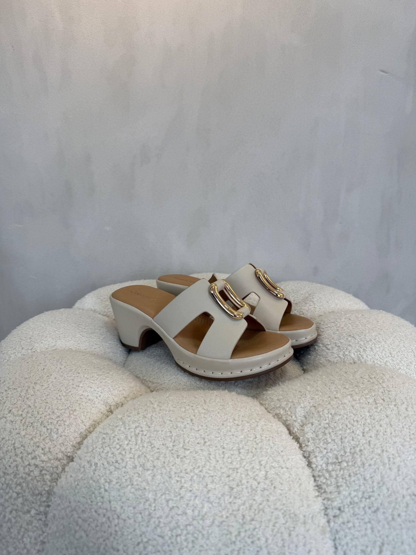 15124 Sandalias Beige - ZOÉ BRAND