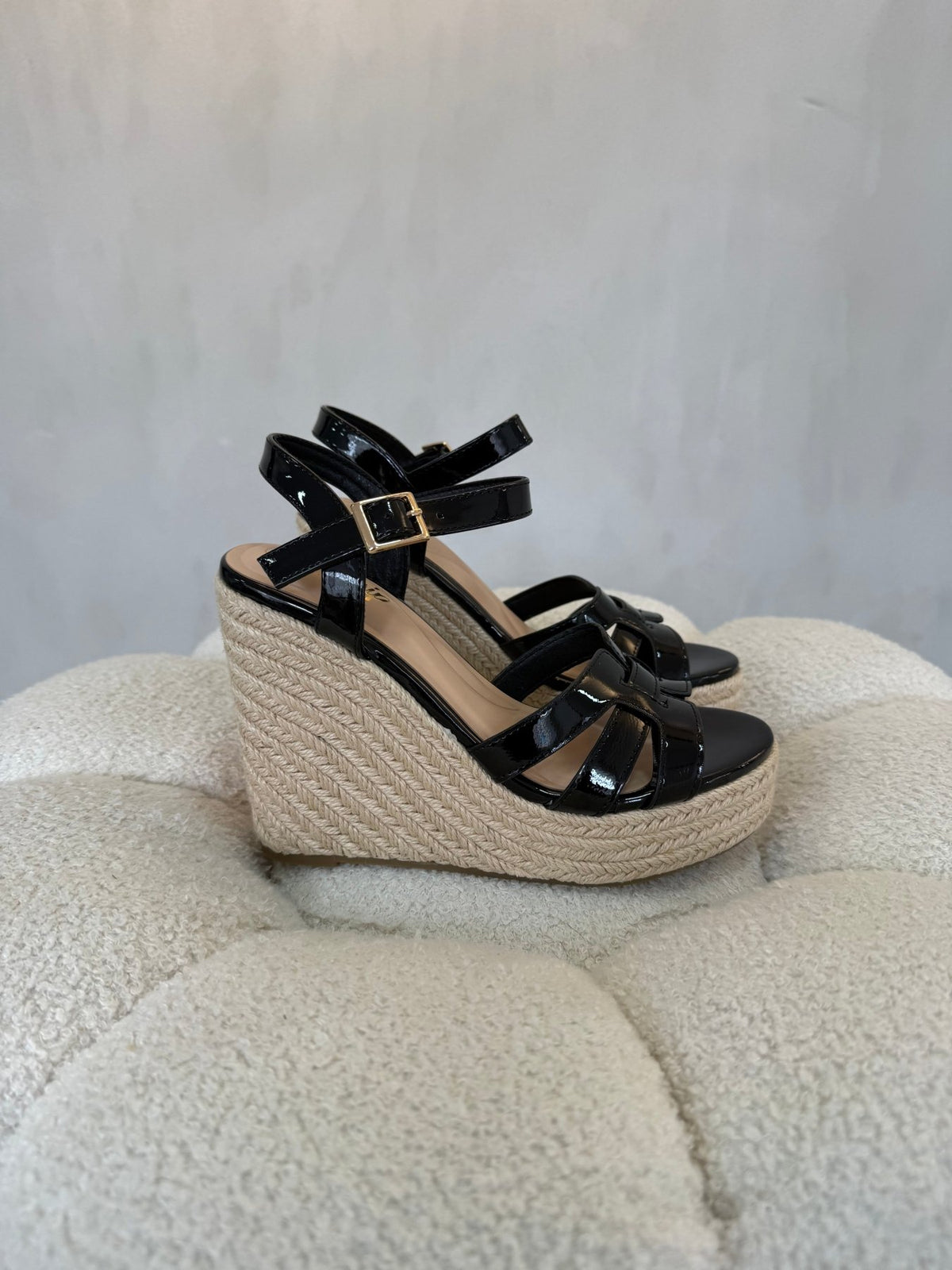 15135 Sandalias Black Patent - ZOÉ BRAND