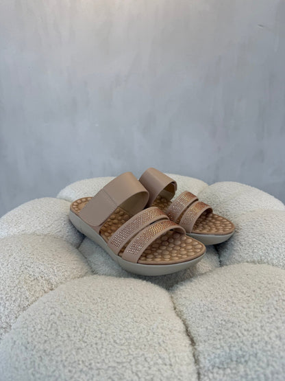 15150 Sandalias Nude Patent - ZOÉ BRAND 2026 brillos chancletas