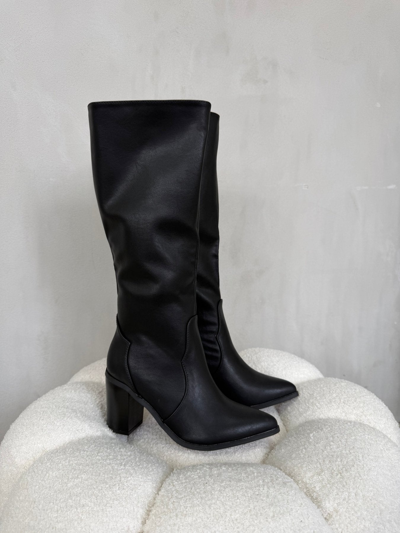 Botas Negro 14975 Tacón Bloque Ejecutivo Zoé Brand Costa Rica