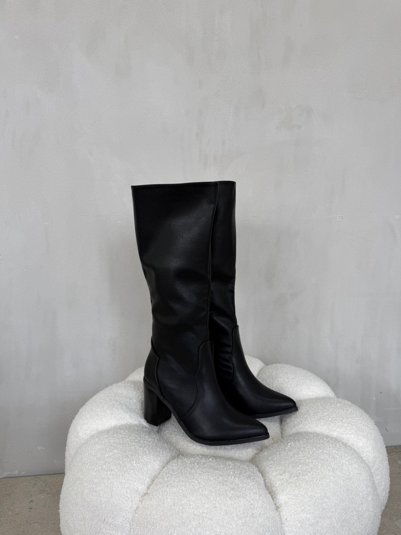 Botas Negro 14975 Tacón Bloque Ejecutivo Zoé Brand Costa Rica