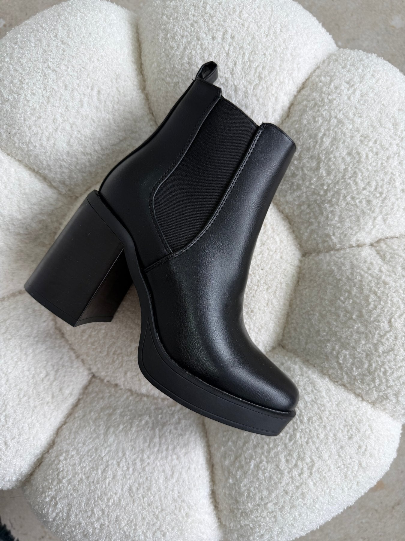 Botines Negro Plataforma 14836 Casual de mujer Zoé Brand Costa Rica
