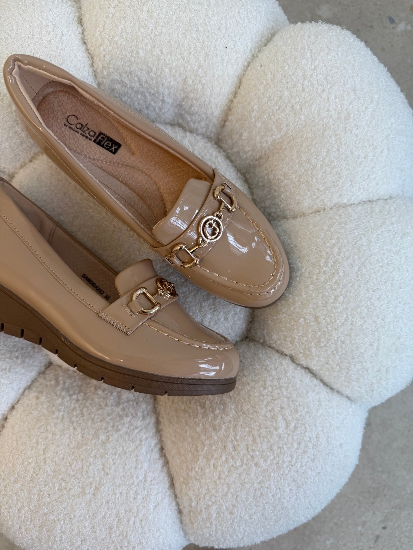 Mocasines Beige Charol Cuña 14788 Casual de mujer Zoé Brand Costa Rica