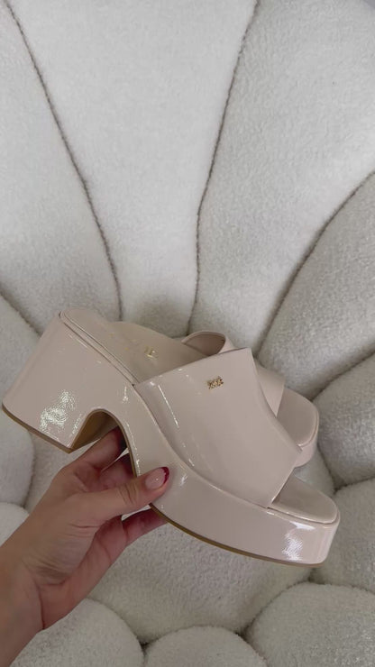 Sandalias Beige Charol Plataforma 14916 Ejecutivo de mujer Zoé Brand Costa Rica