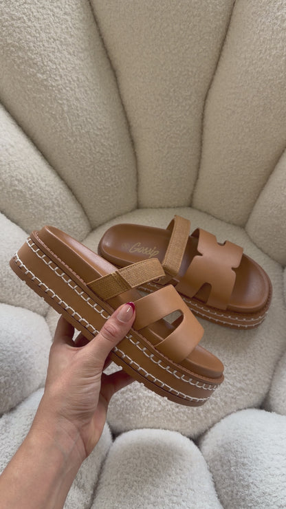 Sandalias Camel Plataforma 14345 Correa con Hebilla Velcro Casual de mujer Zoé Brand Costa Rica