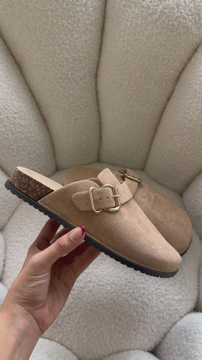 Zuecos Camel Gamuza 14857 Hebilla Casual de mujer Zoé Brand Costa Rica