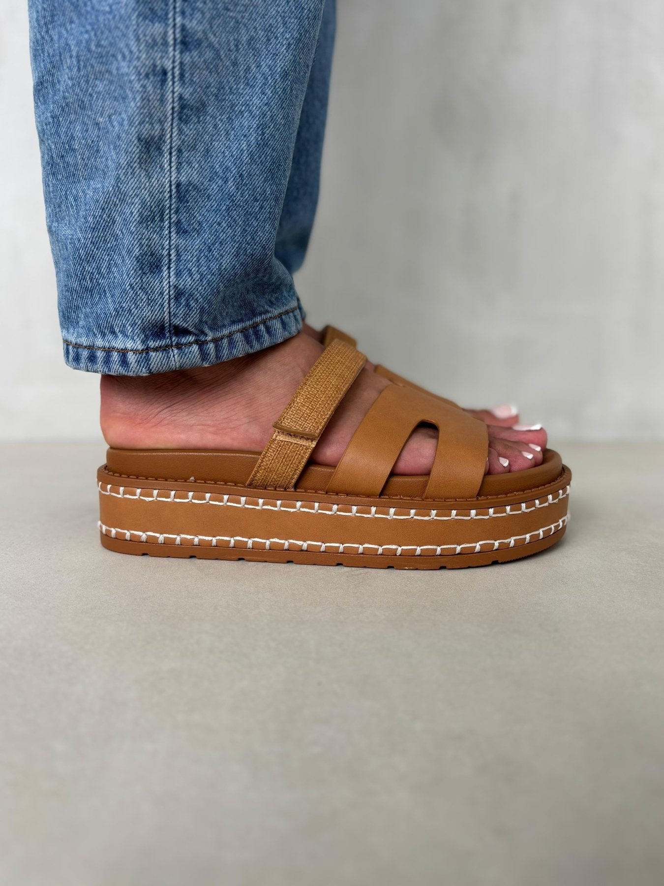 Sandalias Camel Plataforma 14345 Mujer | Zoé Costa Rica – ZOÉ BRAND