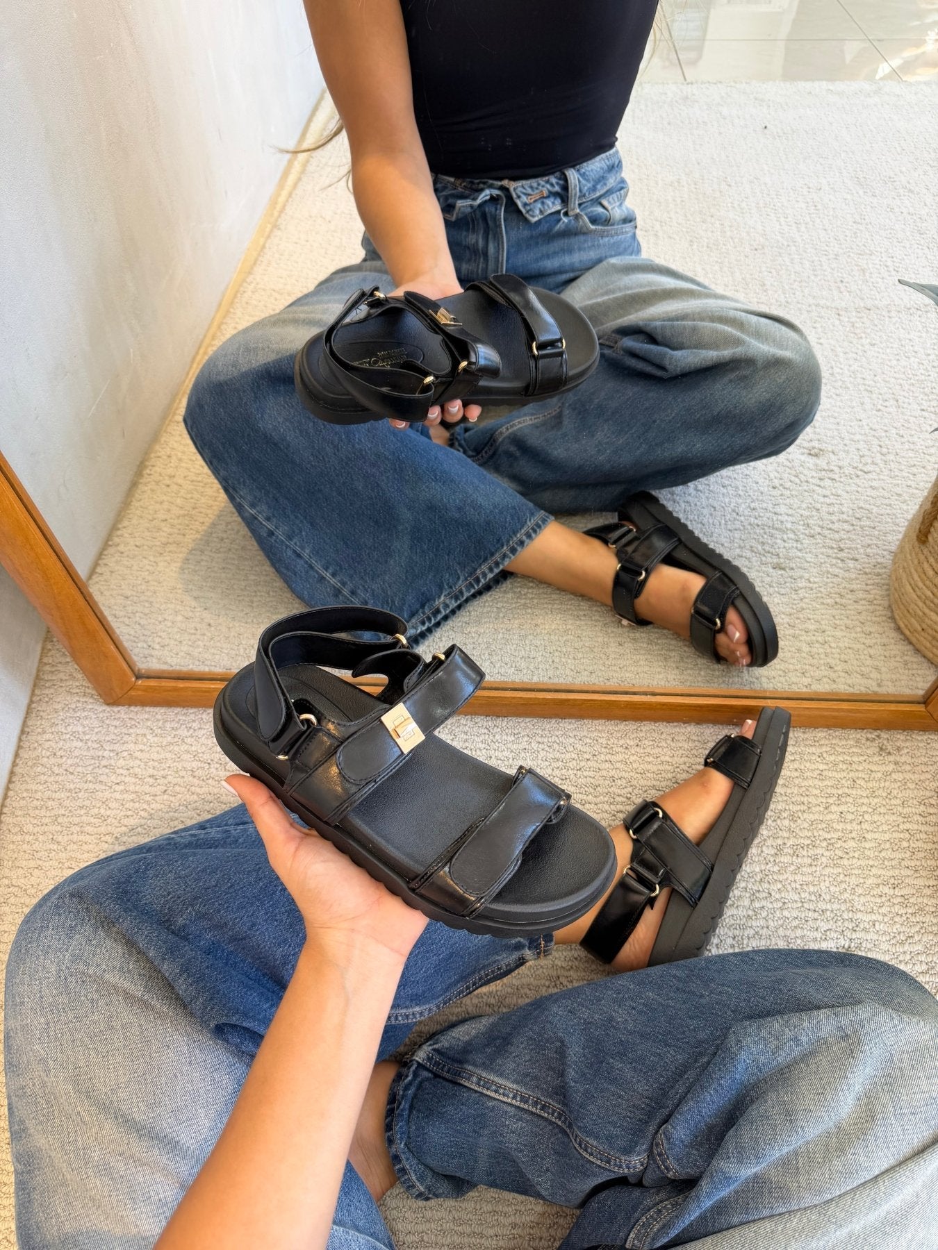Sandalias Negro 14417 Triple Correa con Hebillas Velcro Casual Zoé Brand Costa Rica