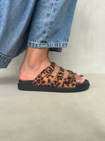 Sandalias Negro Gamuza Animal Print 14422 Triple Correa con Hebillas Zoé Brand Costa Rica