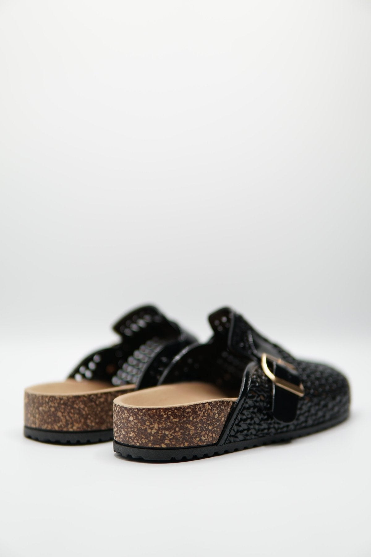 Zuecos Negro Charol 14796 Hebilla Casual de mujer Zoé Brand Costa Rica