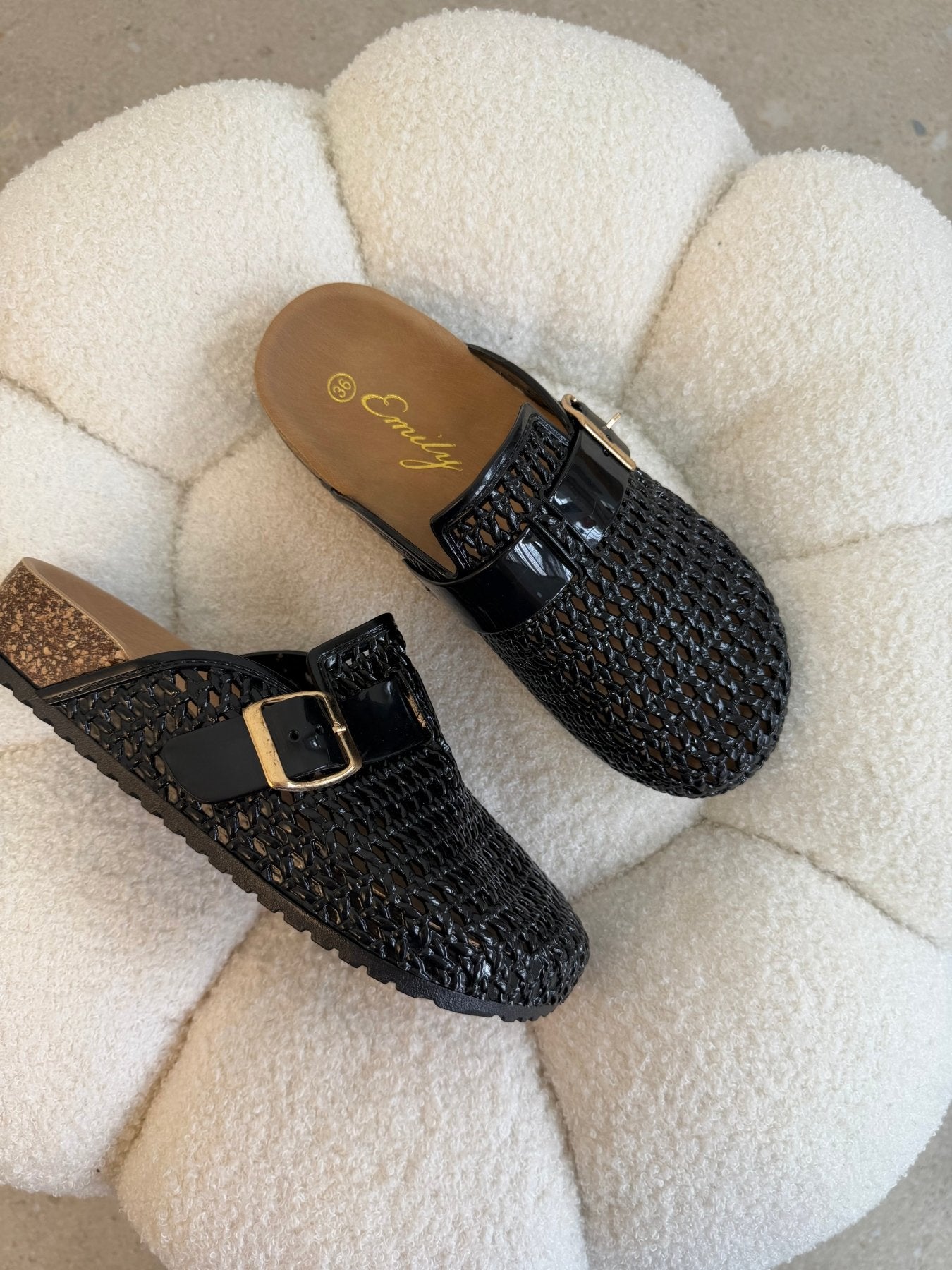 Zuecos Negro Charol 14796 Hebilla Casual de mujer Zoé Brand Costa Rica