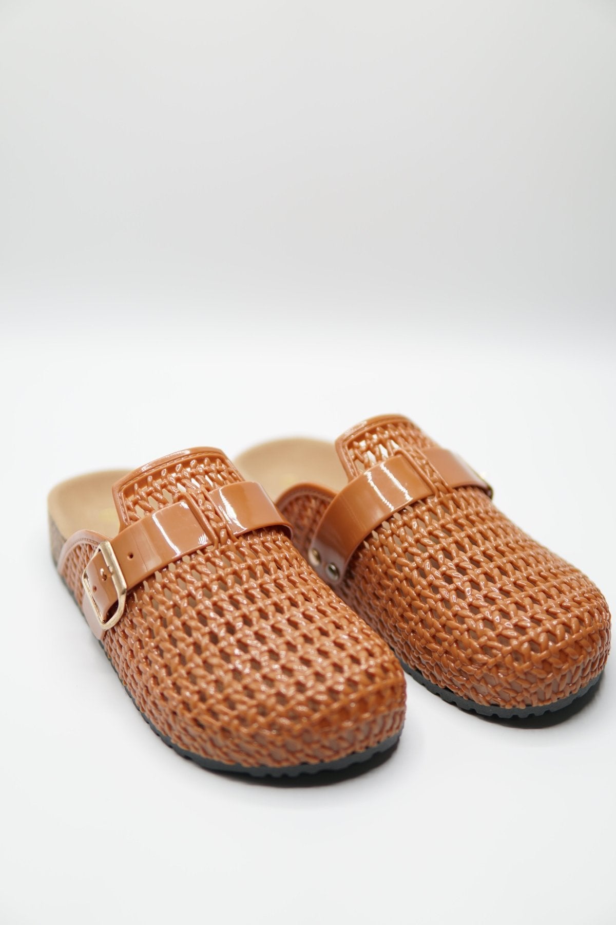 Zuecos Tan Charol 14797 Hebilla Casual de mujer Zoé Brand Costa Rica
