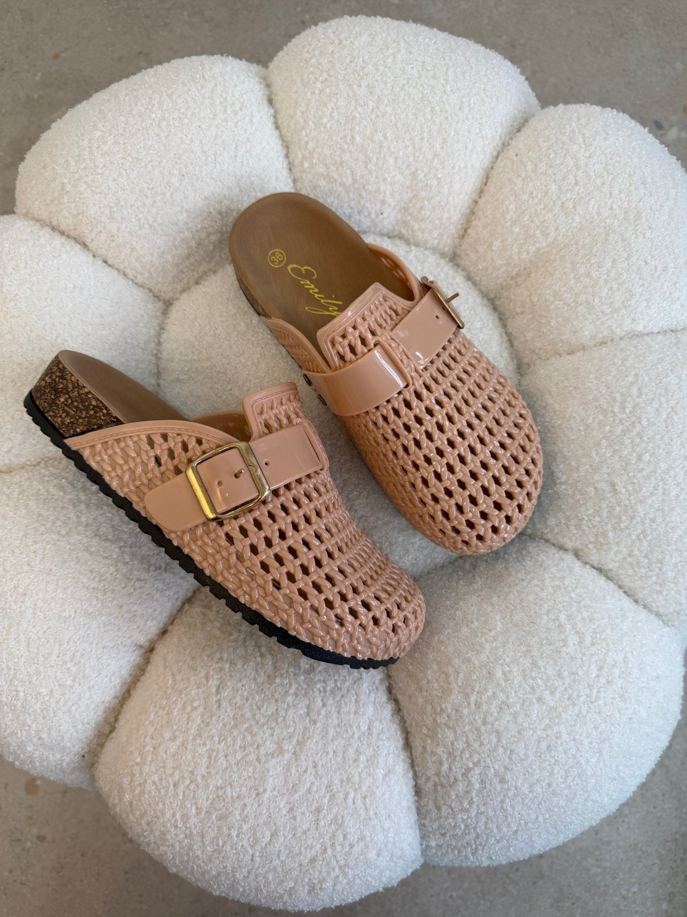 Zuecos Nude Charol 14798 Hebilla Casual de mujer Zoé Brand Costa Rica