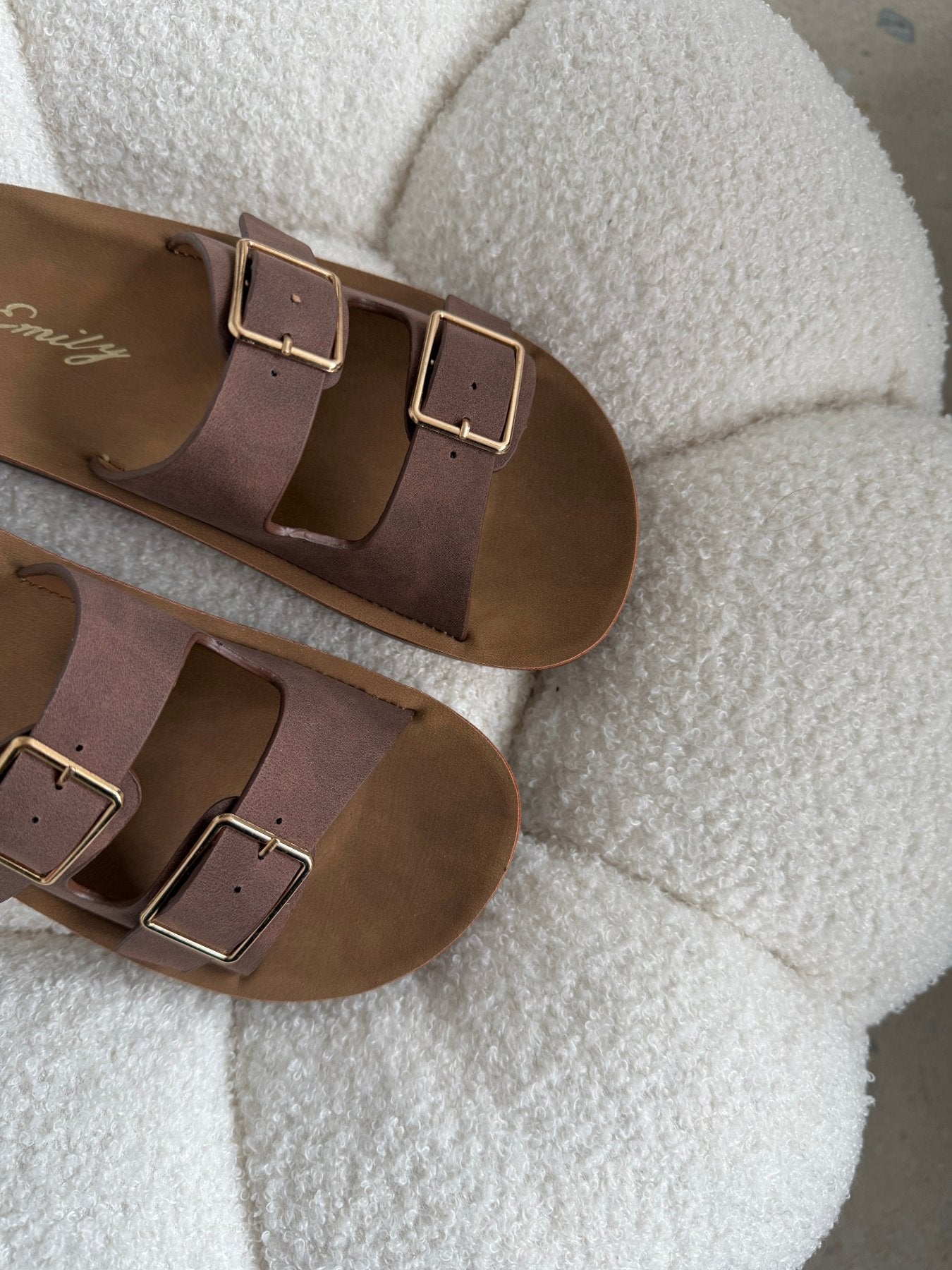 Sandalias Café Plataforma Flat 14800 Doble Correa Hebillas Casual de mujer Zoé Brand Costa Rica