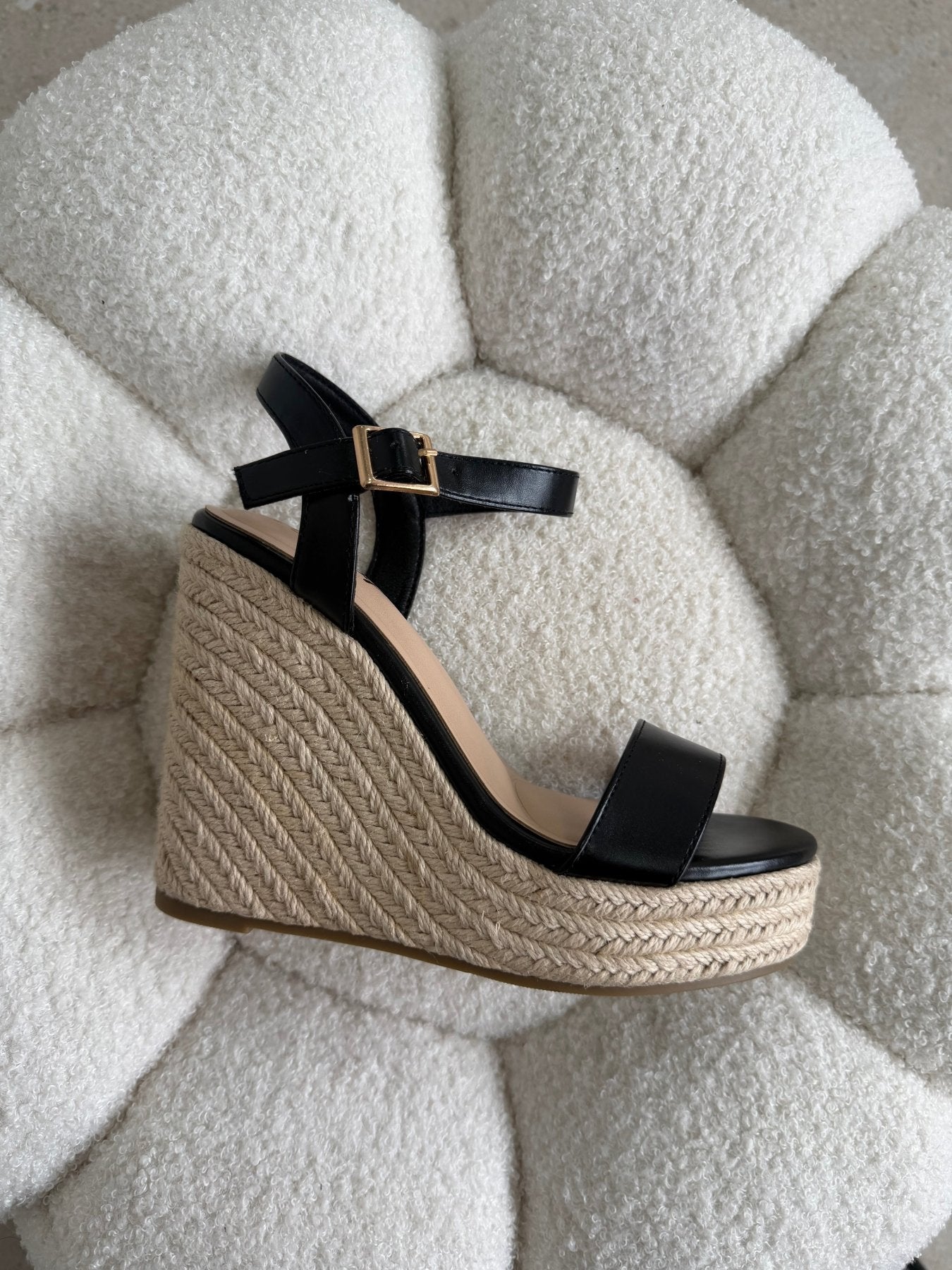 Tacones Negro Yute Cuña 14811 Hebilla de mujer Zoé Brand Costa Rica