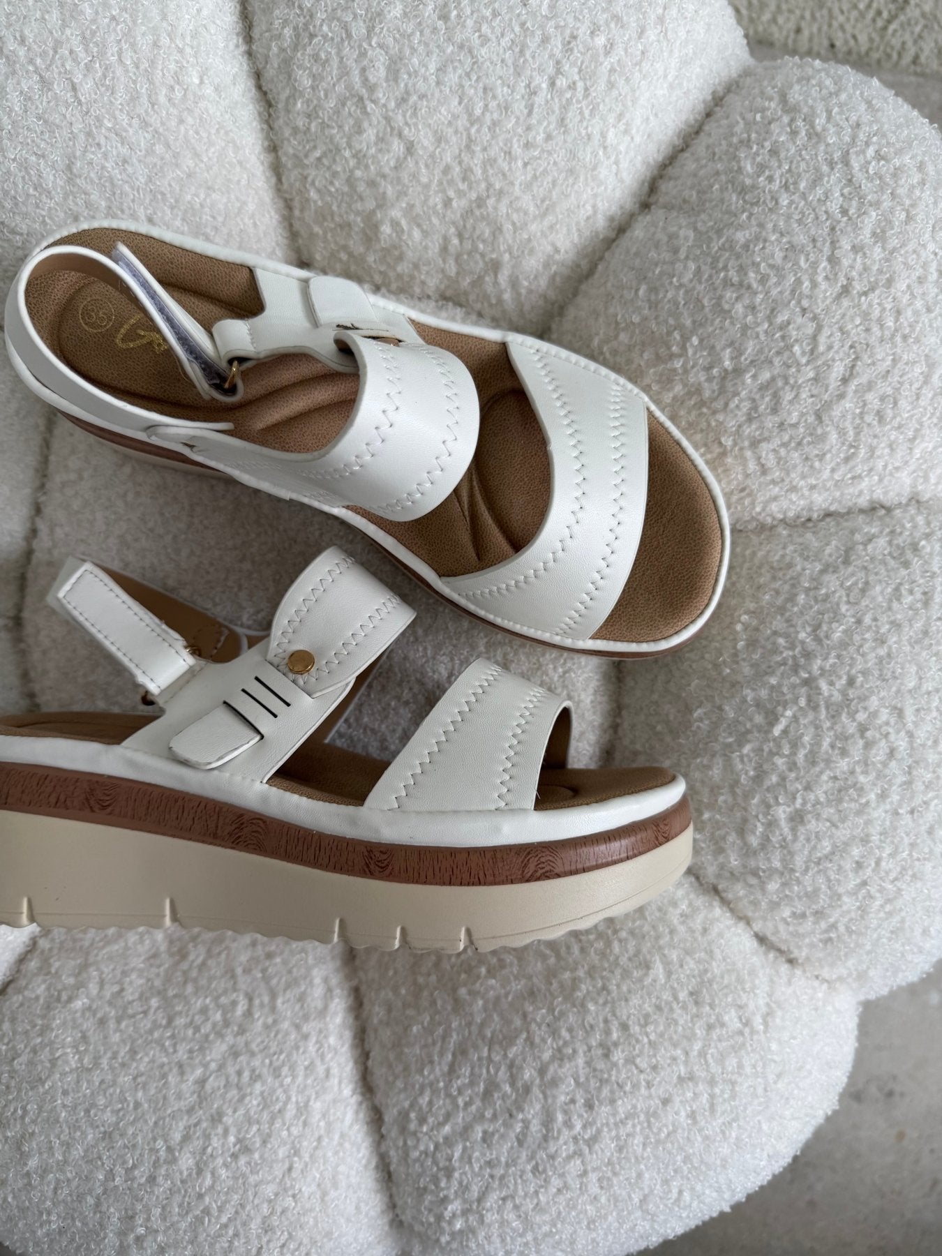 Sandalias Blanco Cuña 14824 Velcro Casual de mujer Zoé Brand Costa Rica