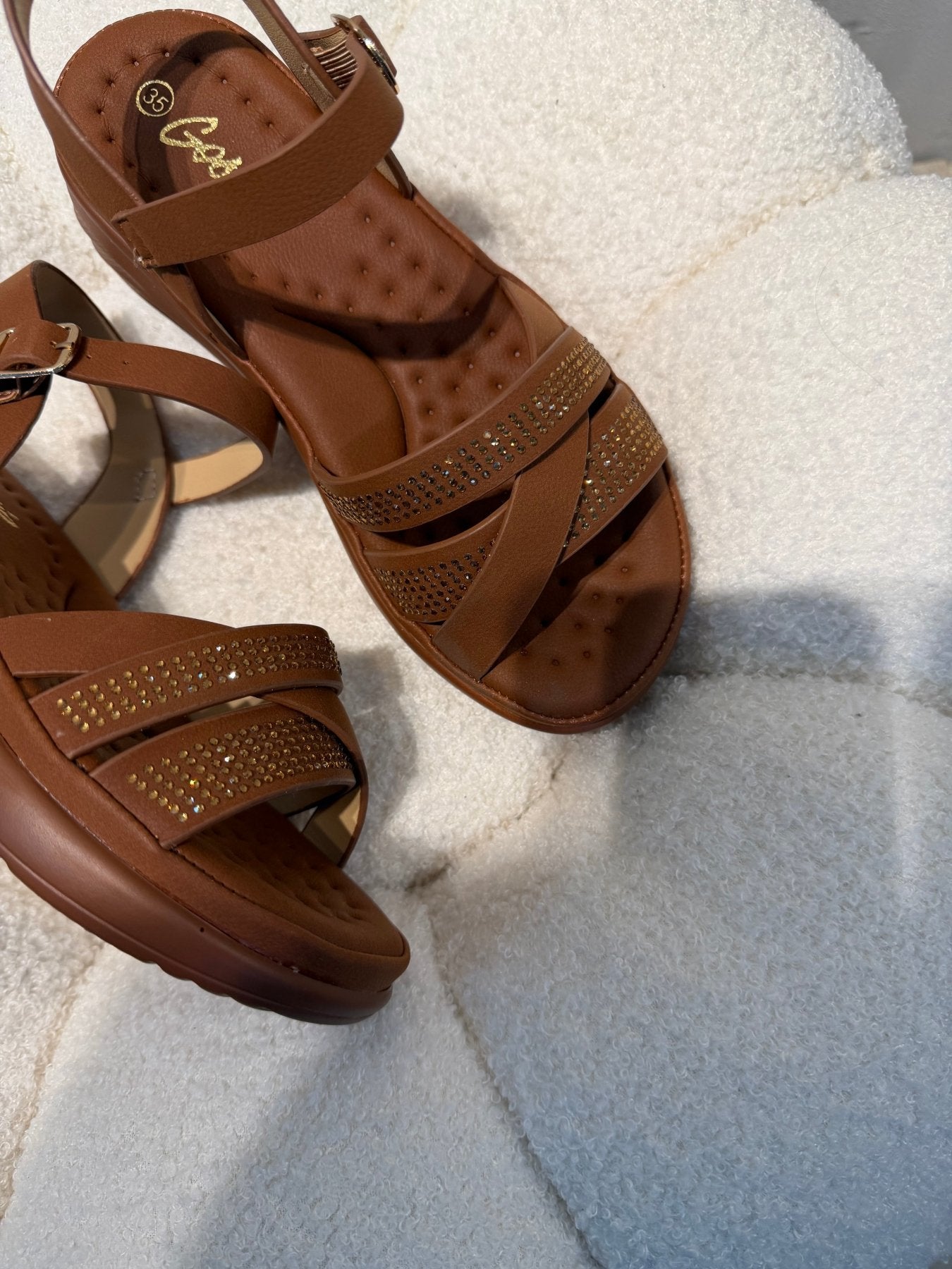 Sandalias Tan Brillos Cuña 14831 Hebilla Casual de mujer Zoé Brand Costa Rica