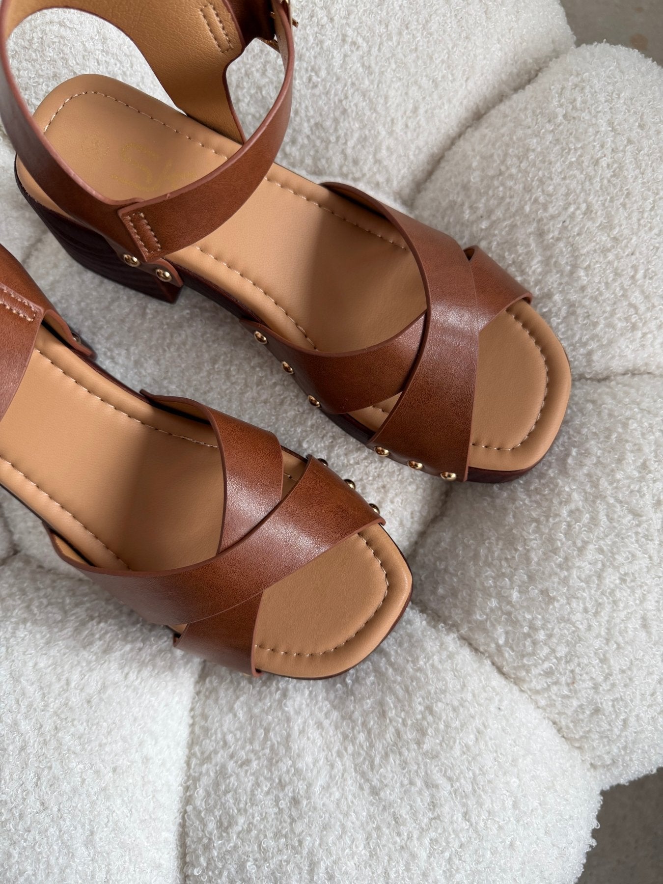 Sandalias Camel Plataforma 14865 Hebilla Casual de mujer Zoé Brand Costa Rica