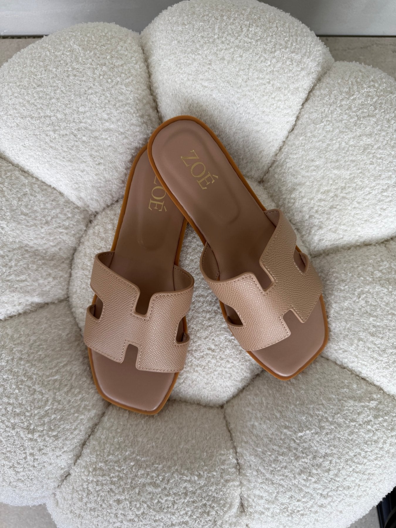 Sandalias Beige Flats 14906 Casual de mujer Zoé Brand Costa Rica