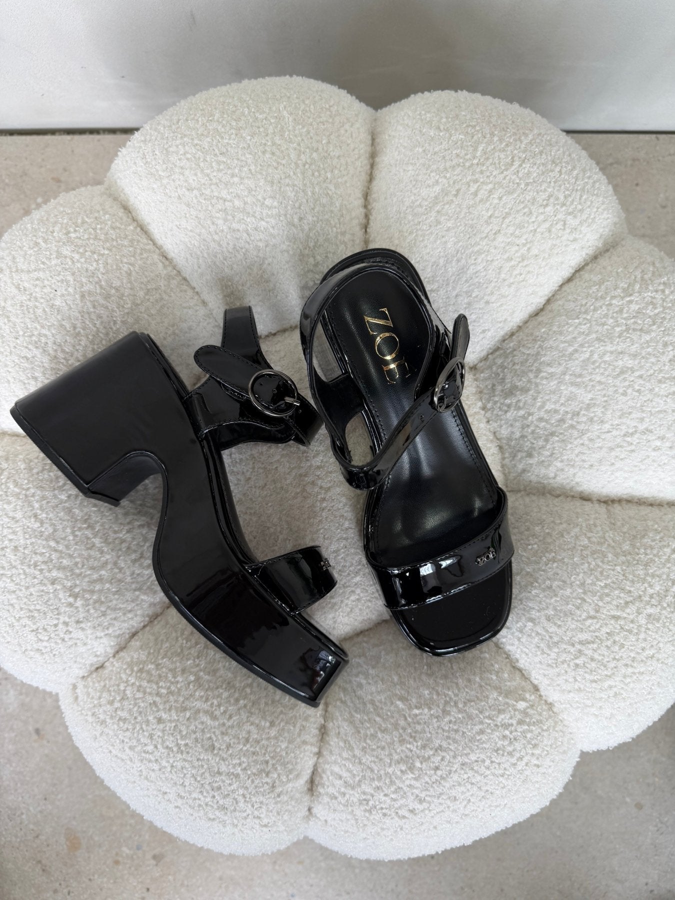 Sandalias Negro Charol Plataforma 14908 Ejecutivo de mujer Zoé Brand Costa Rica