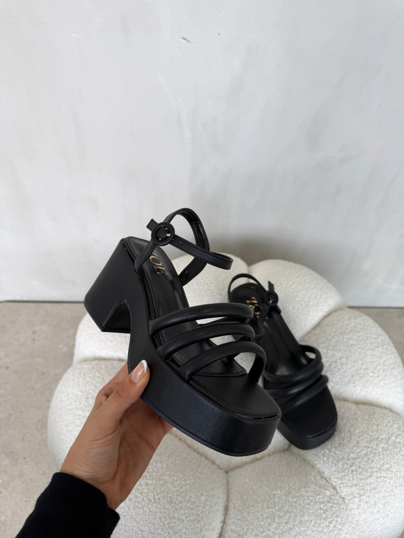 Sandalias Negro Plataforma 14911 Ejecutivo de mujer Zoé Brand Costa Rica