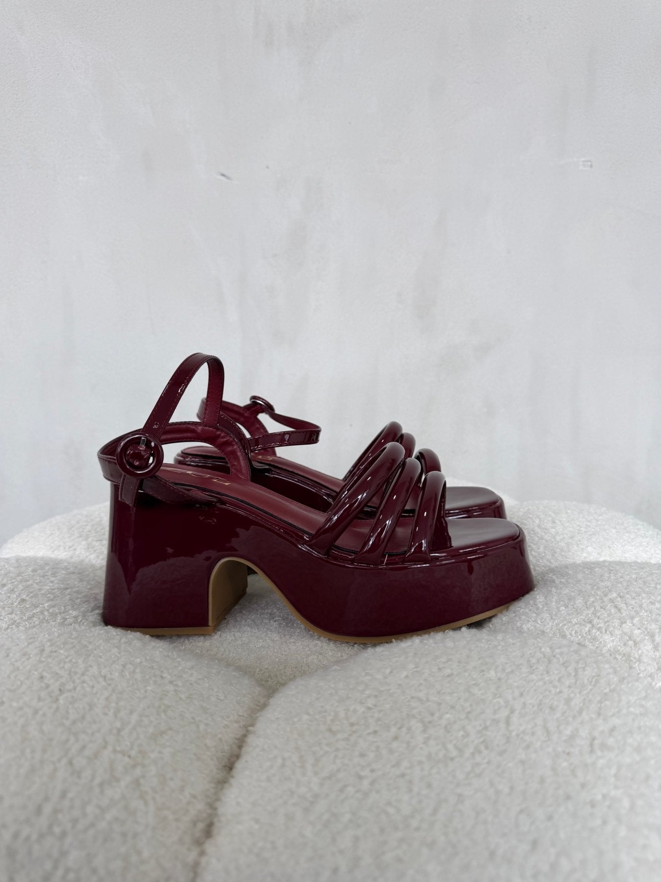 Sandalias Burdeos Charol Plataforma 14912 Ejecutivo de mujer Zoé Brand Costa Rica