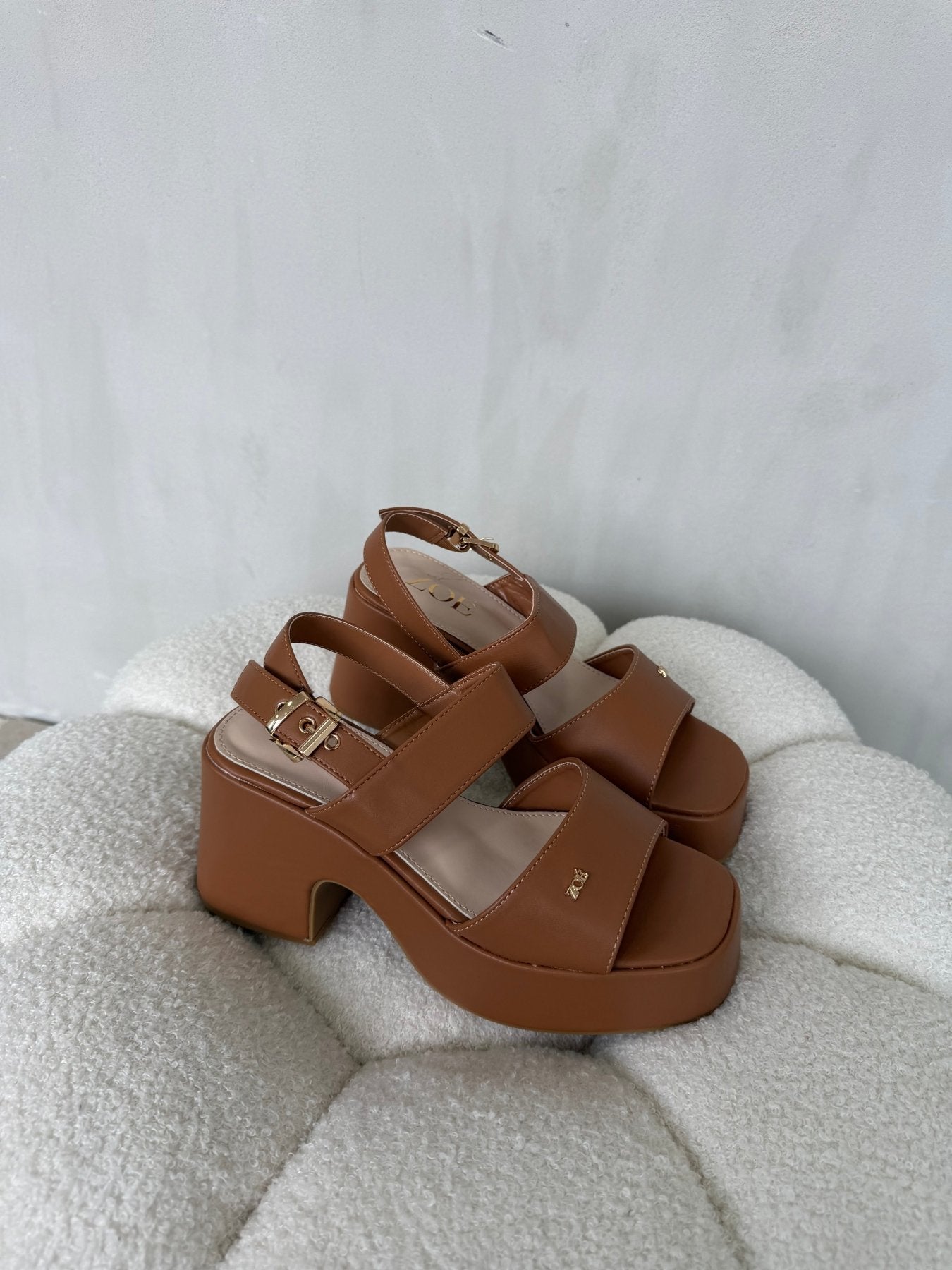 Sandalias Tan Plataforma 14915 Hebilla Ejecutivo de mujer Zoé Brand Costa Rica