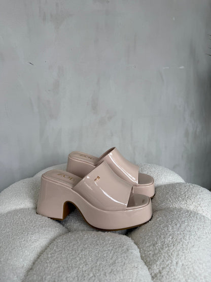 Sandalias Beige Charol Plataforma 14916 Ejecutivo de mujer Zoé Brand Costa Rica