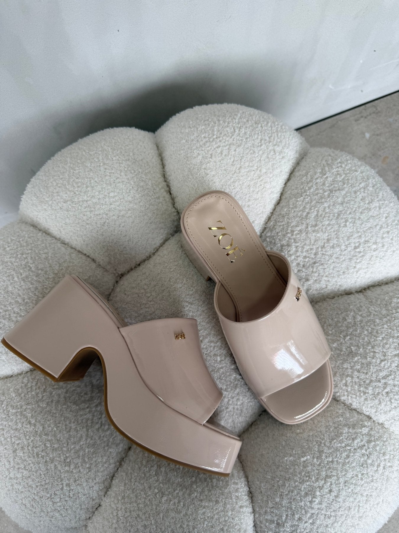 Sandalias Beige Charol Plataforma 14916 Ejecutivo de mujer Zoé Brand Costa Rica