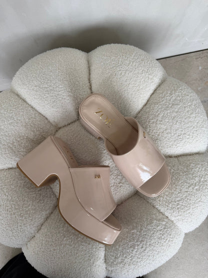 Sandalias Beige Charol Plataforma 14916 Ejecutivo de mujer Zoé Brand Costa Rica