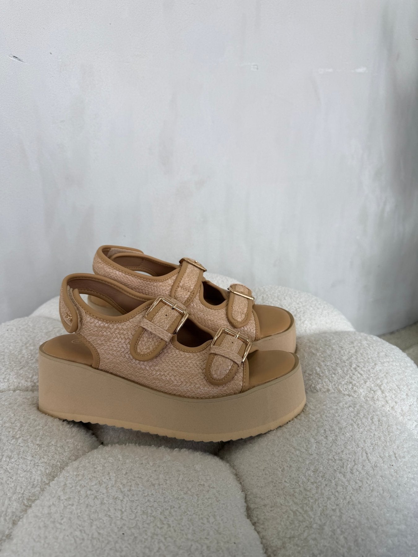 Sandalias Beige Plataforma 14933 Hebillas Casual de mujer Zoé Brand Costa Rica
