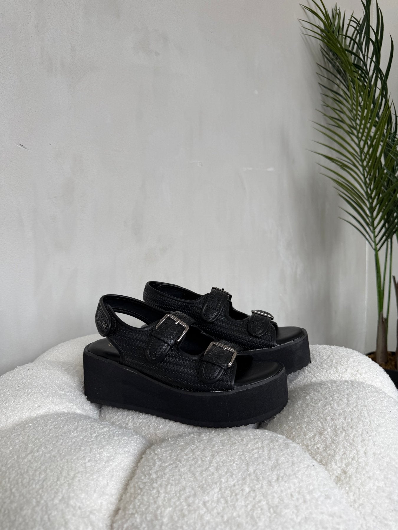 Sandalias Negro Plataforma 14934 Doble Correa Hebillas Casual de mujer Zoé Brand Costa Rica