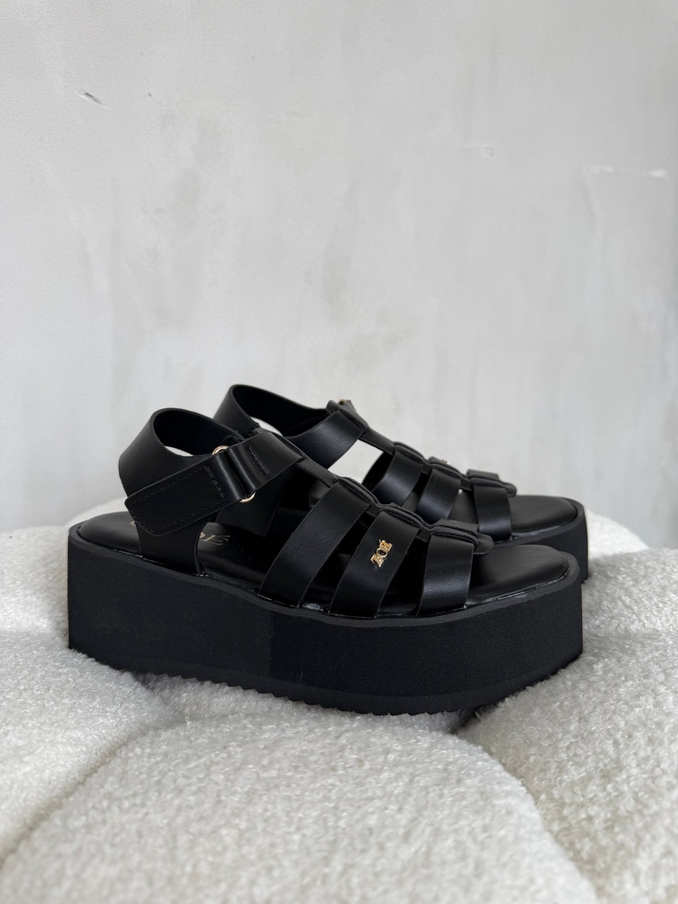 Sandalias Negro Plataforma 14936 Velcro Casual de mujer Zoé Brand Costa Rica