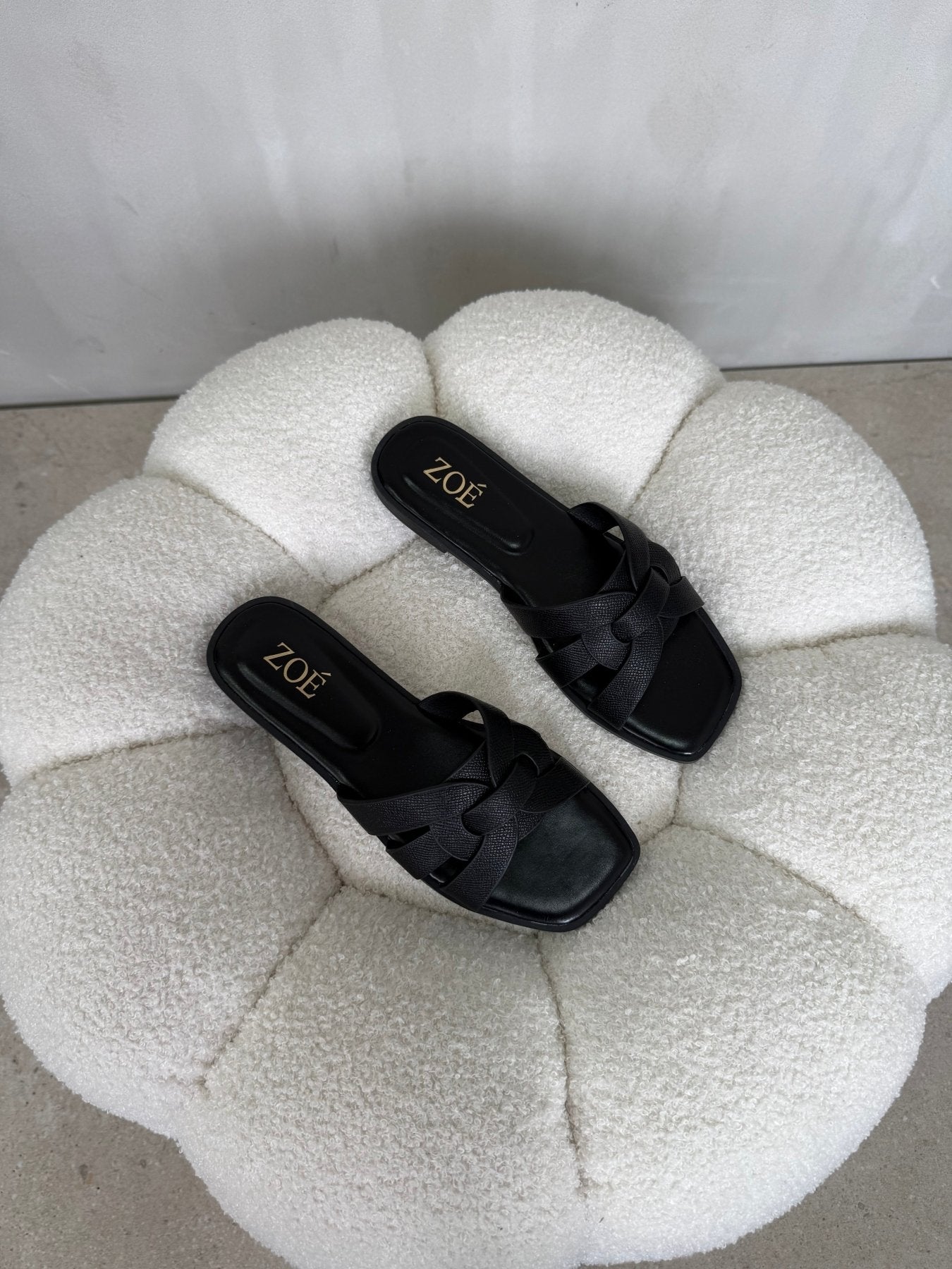 Sandalias Negro 14947 Flats Casual de mujer Zoé Brand Costa Rica