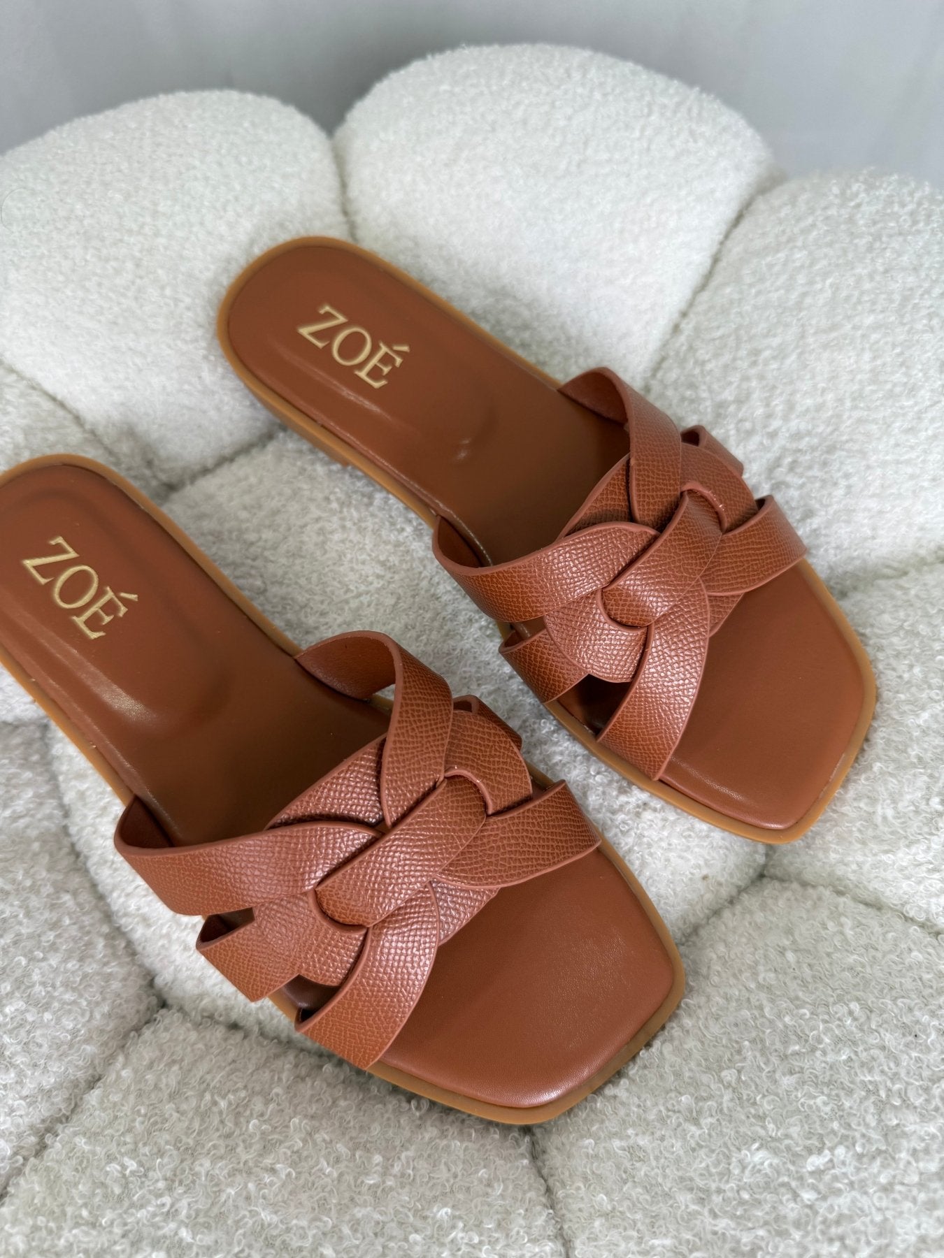 Sandalias Tan 14950 Flats Casual de mujer Zoé Brand Costa Rica