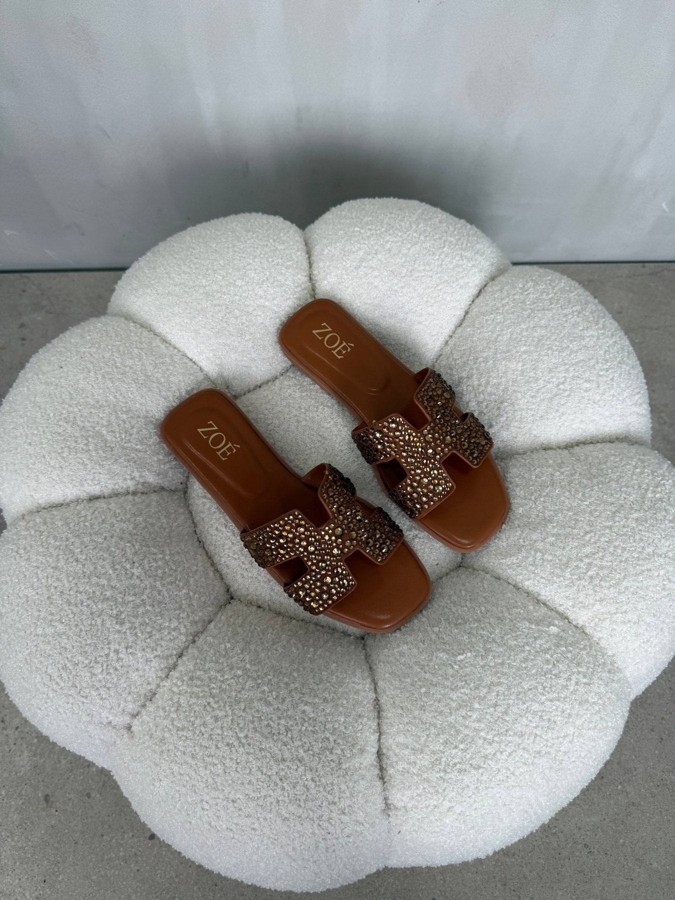 Sandalias Tan Brillos 14954 Flats Casual de mujer Zoé Brand Costa Rica