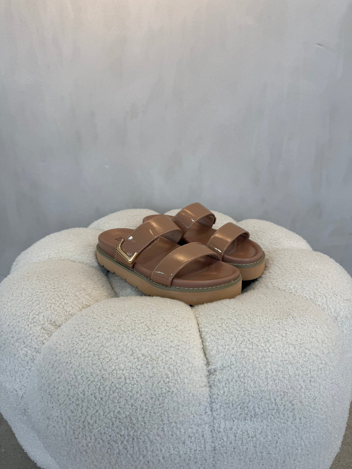 Sandalias Beige 15065 Hebilla Casual de mujer Zoé Brand Costa Rica - ZOÉ BRAND 2026 beige chancletas