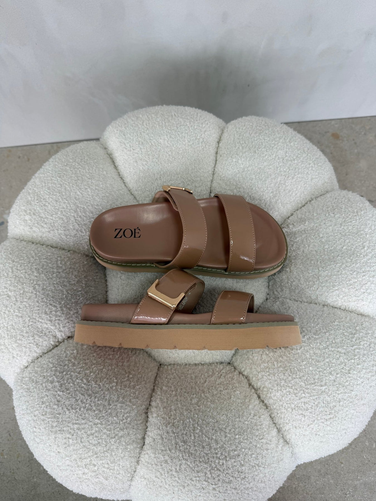 Sandalias Beige 15065 Hebilla Casual de mujer Zoé Brand Costa Rica - ZOÉ BRAND 2026 beige chancletas