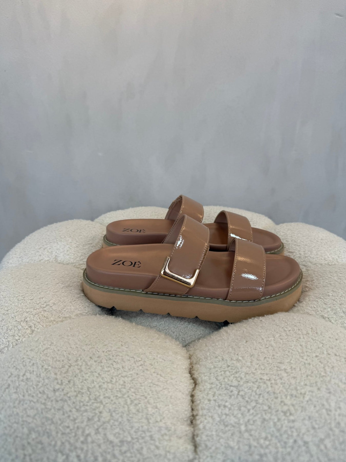 Sandalias Beige 15065 Hebilla Casual de mujer Zoé Brand Costa Rica - ZOÉ BRAND 2026 beige chancletas
