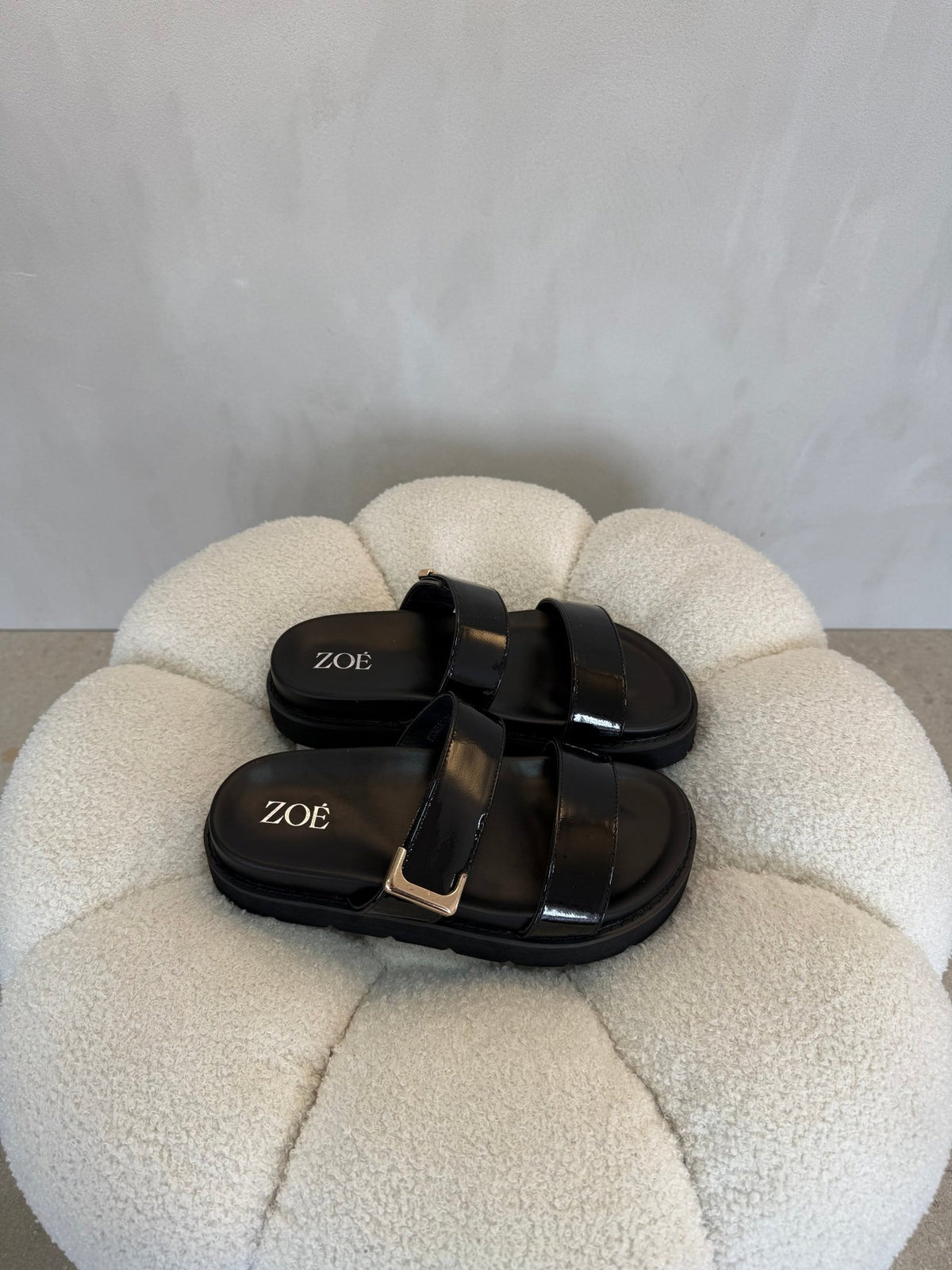 Sandalias Negro Charol 15064 Hebilla Casual de mujer Zoé Brand Costa Rica - ZOÉ BRAND 2026 BLACK chancletas