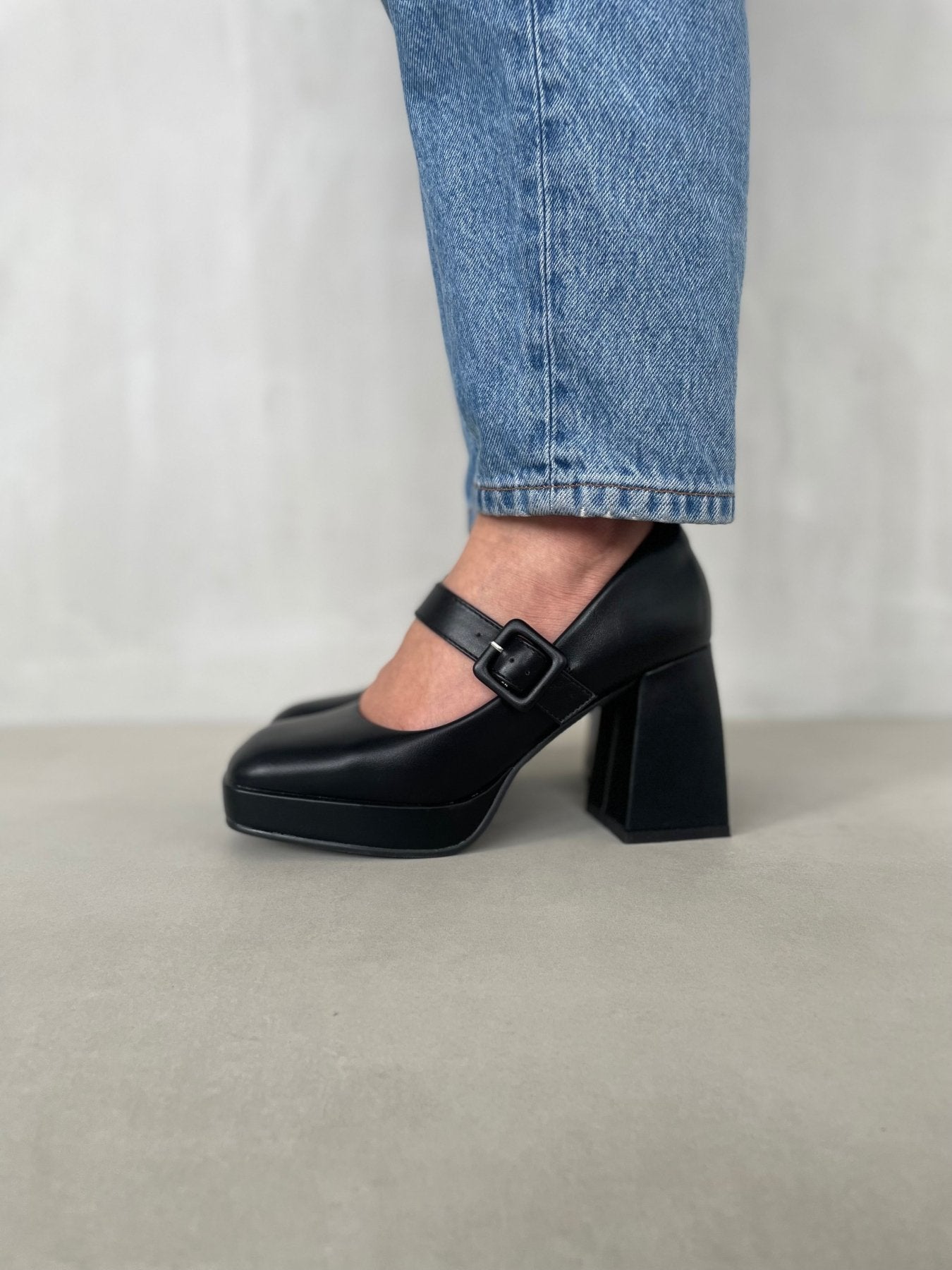 Tacones Negros 13763 Hebilla Mary Jane Casual de mujer Zoé Brand Costa Rica