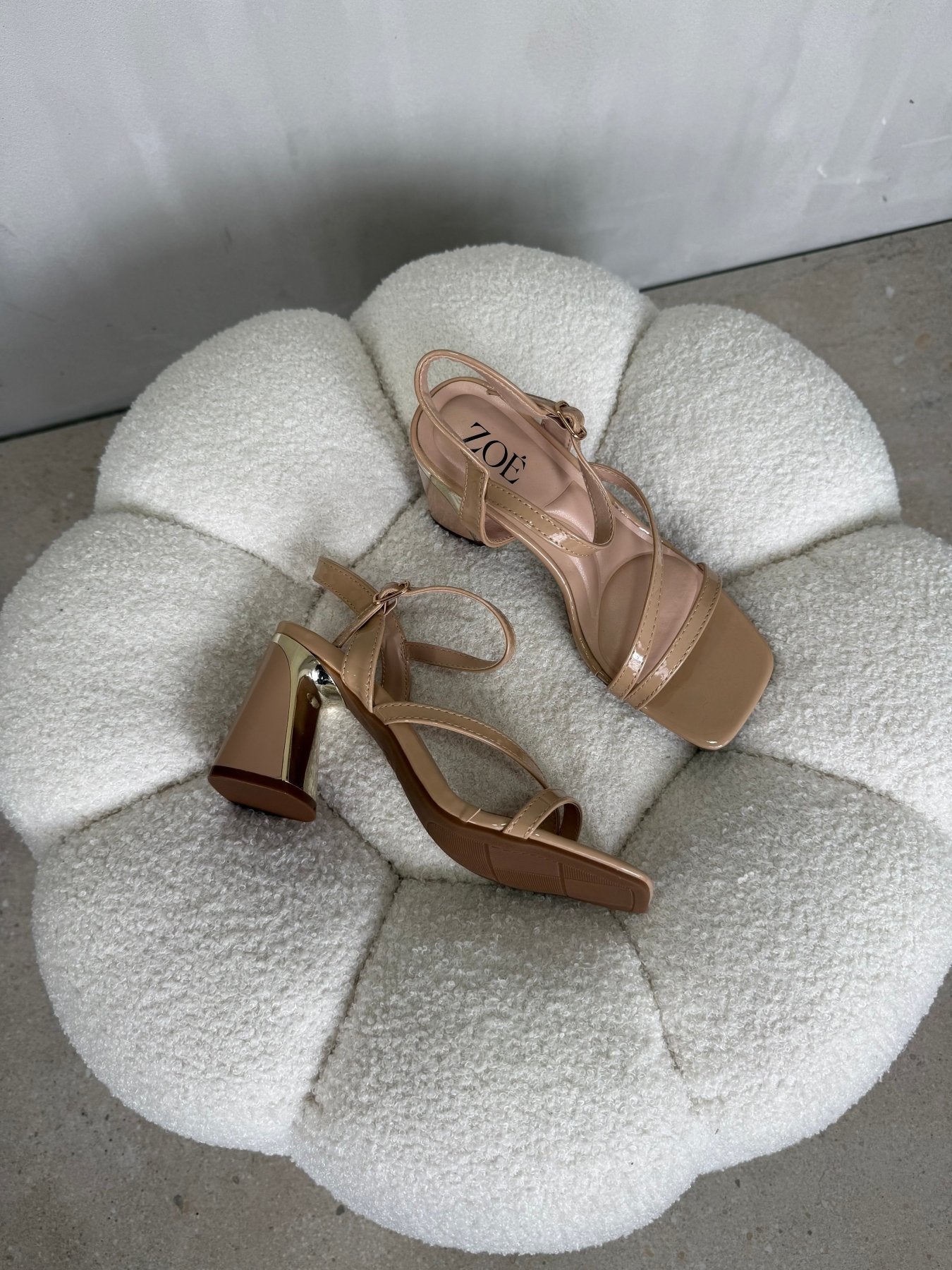Tacones Nude Charol 14994 Hebilla Ejecutivo de mujer Zoé Brand Costa Rica