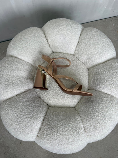 Tacones Nude Charol 14994 Hebilla Ejecutivo de mujer Zoé Brand Costa Rica